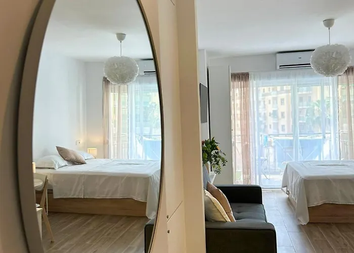 Sunny * Τορρεμολίνος